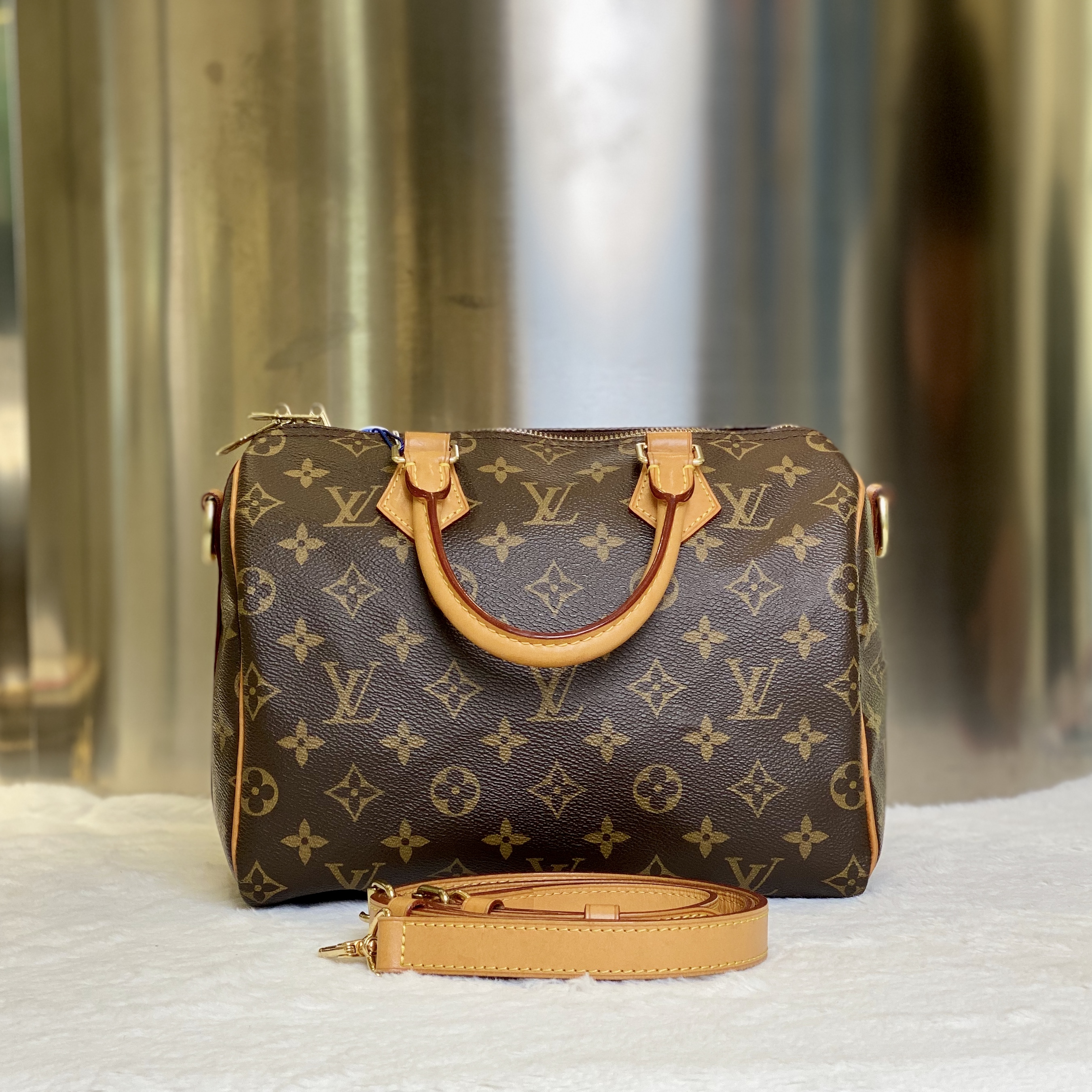 99新 LouisVuitton/路易威登 爱马98新LV老花枕头25包肩带款4262