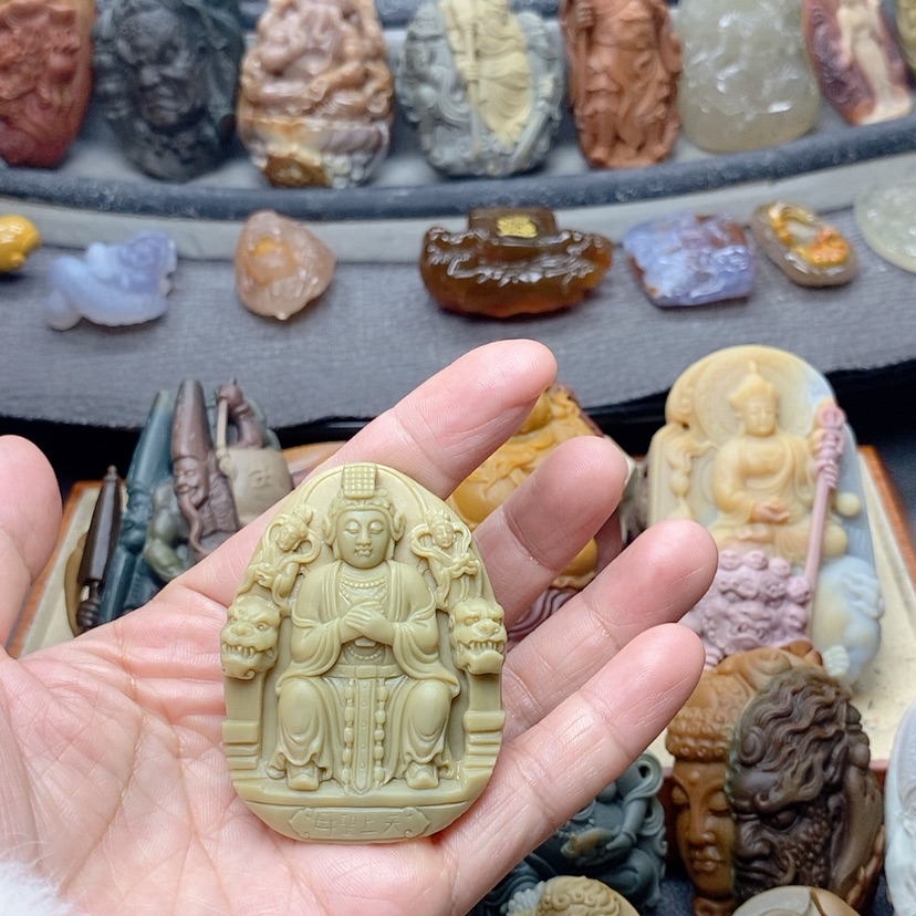 【闪购商品】定制石英质玉吊坠未镶嵌