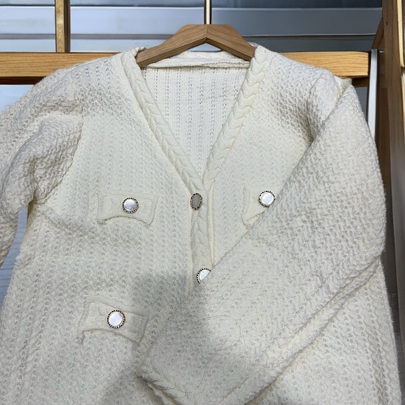 针织小香时尚毛衣开衫秋冬上衣白色短款加厚
