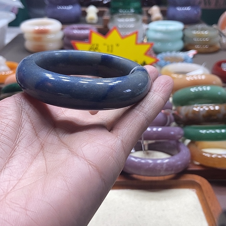 0***糕石英质玉未镶嵌手镯