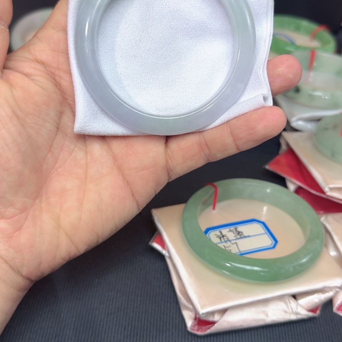 沿***途玻璃非金属一样透的手镯