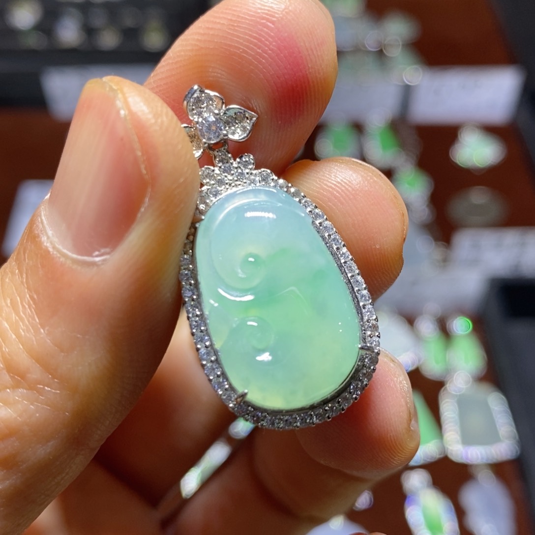 翡翠颈饰银S925镶嵌清爽如意