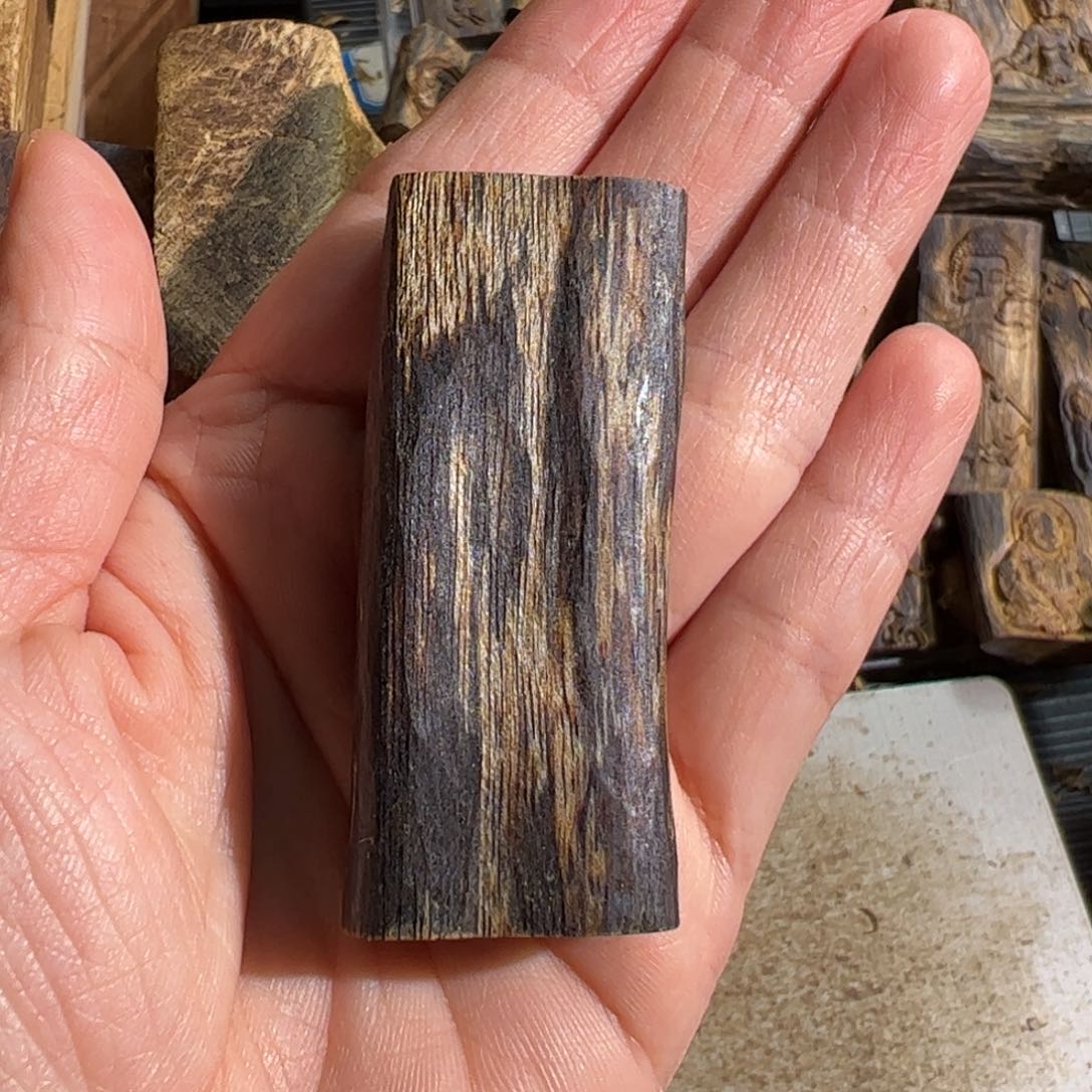 沉香吊坠绿奇楠吊坠9克