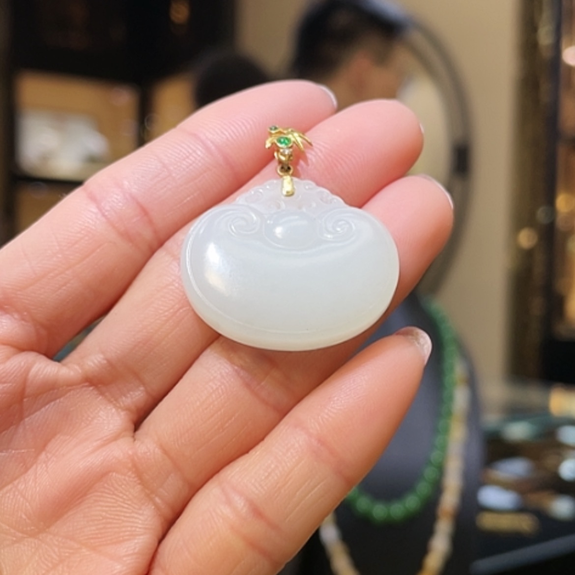 【闪购商品】和田玉颈饰18K金镶嵌如意