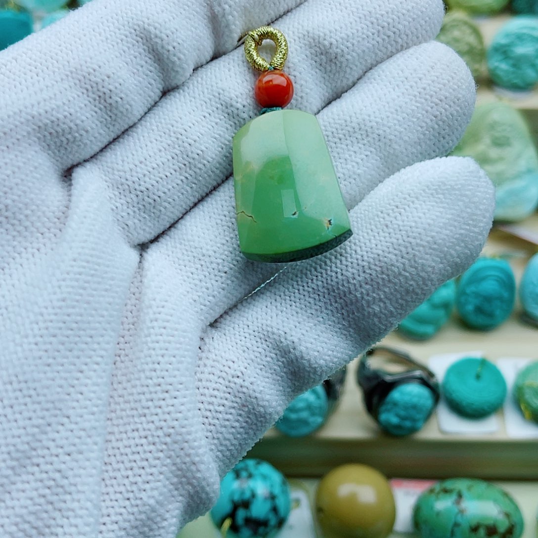 绿松石未镶嵌珠宝奇石