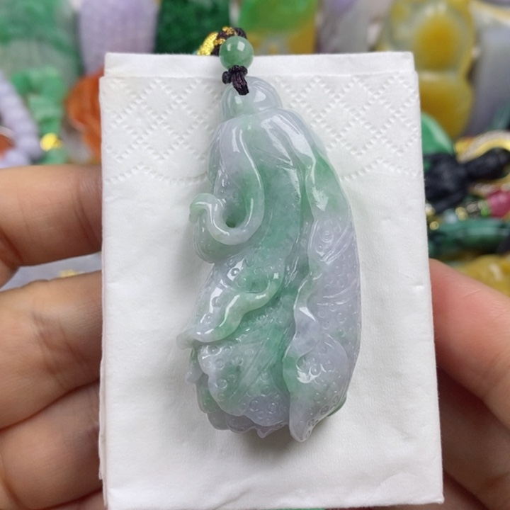 翡翠吊坠(赠链)未镶嵌