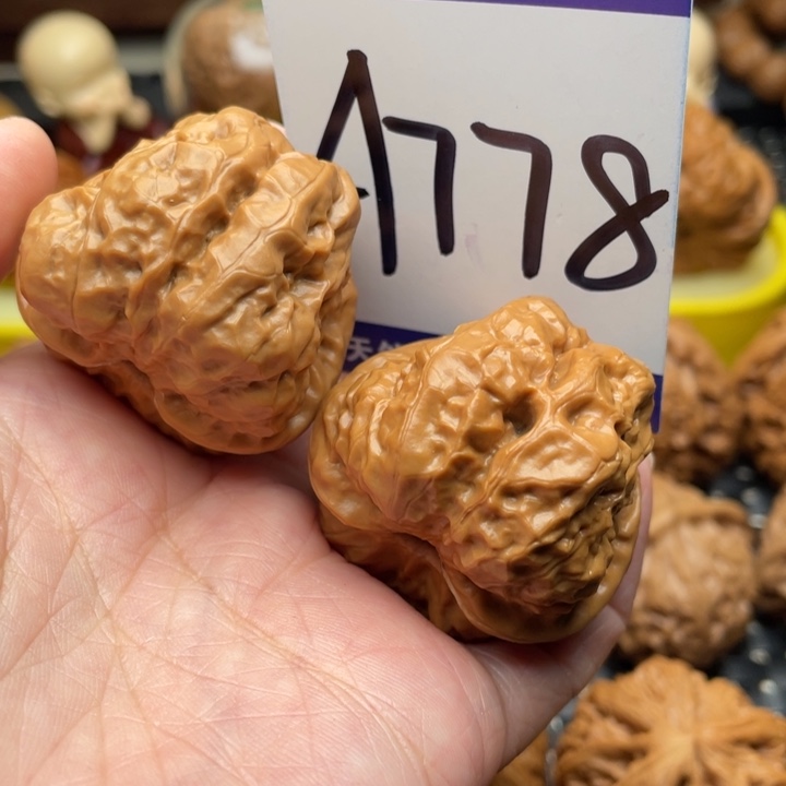 室***沈把件桃核蛤蟆头37