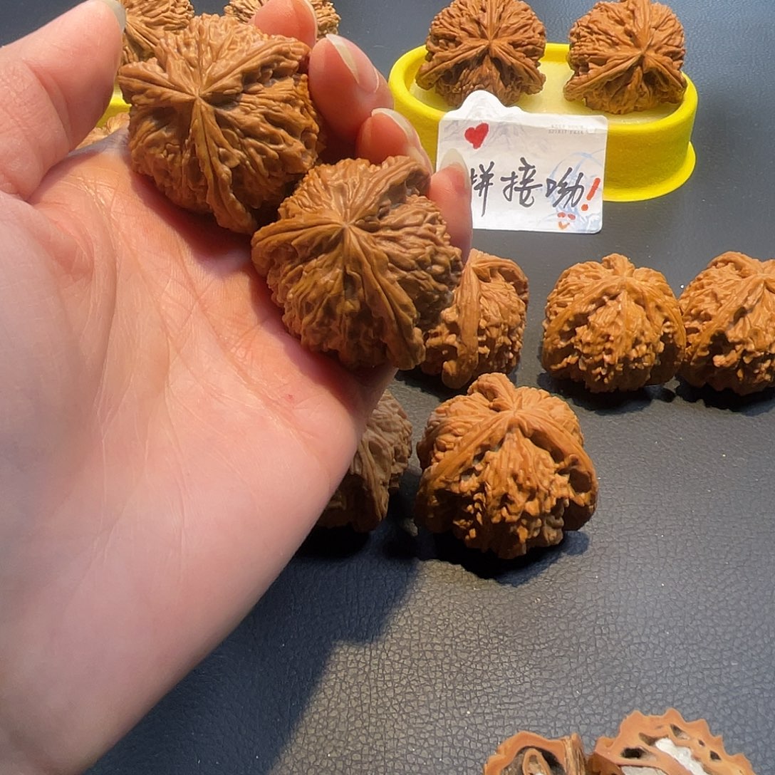 噗***团文玩核桃吊坠拼接白奔