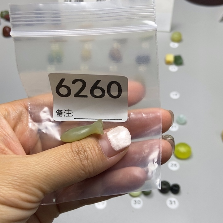 禺***壬蛇纹石玉未镶嵌项链