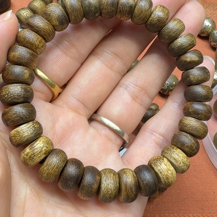 大叶紫檀（黑酸枝木类）