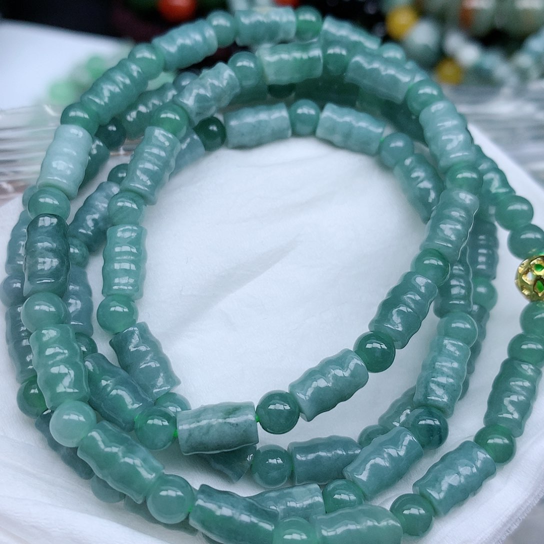 翡翠颈饰未镶嵌吊坠