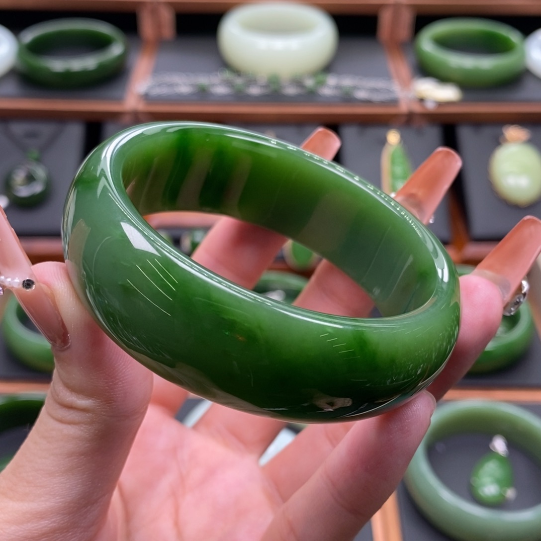 和田玉（碧玉）未镶嵌手镯5556