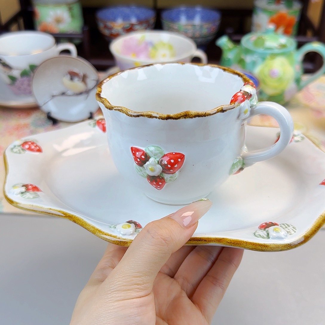 他家茶具瓷器真美