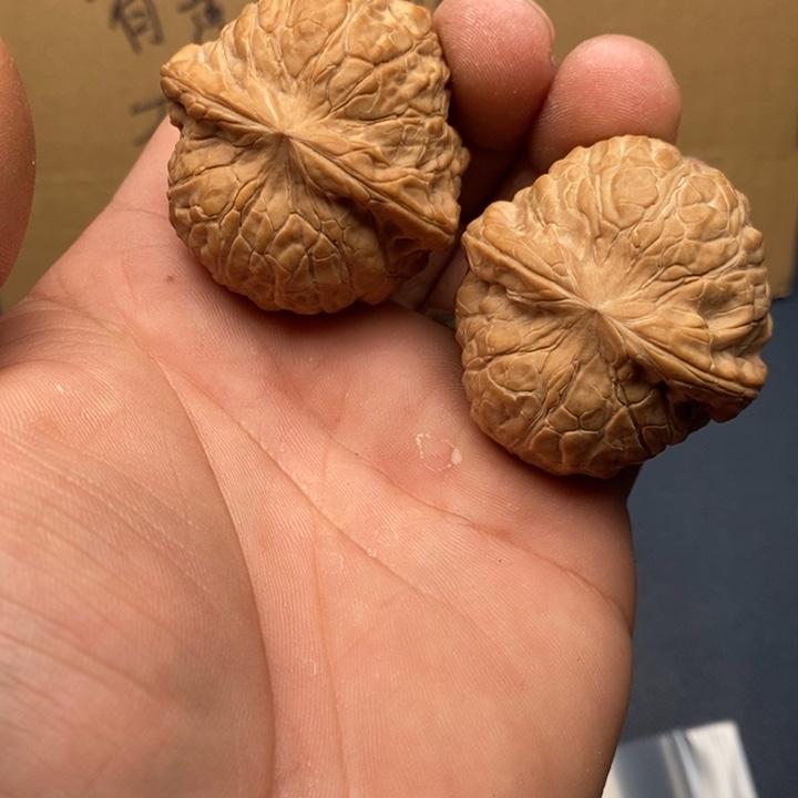 T***y吊坠文玩核桃文玩核桃南瓜墩，