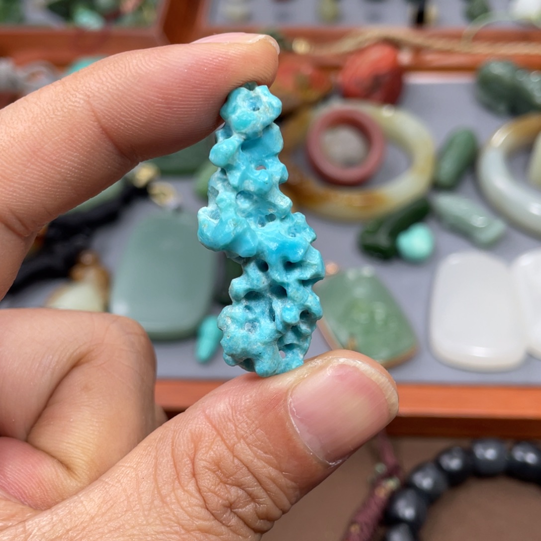 绿松石颈饰未镶嵌