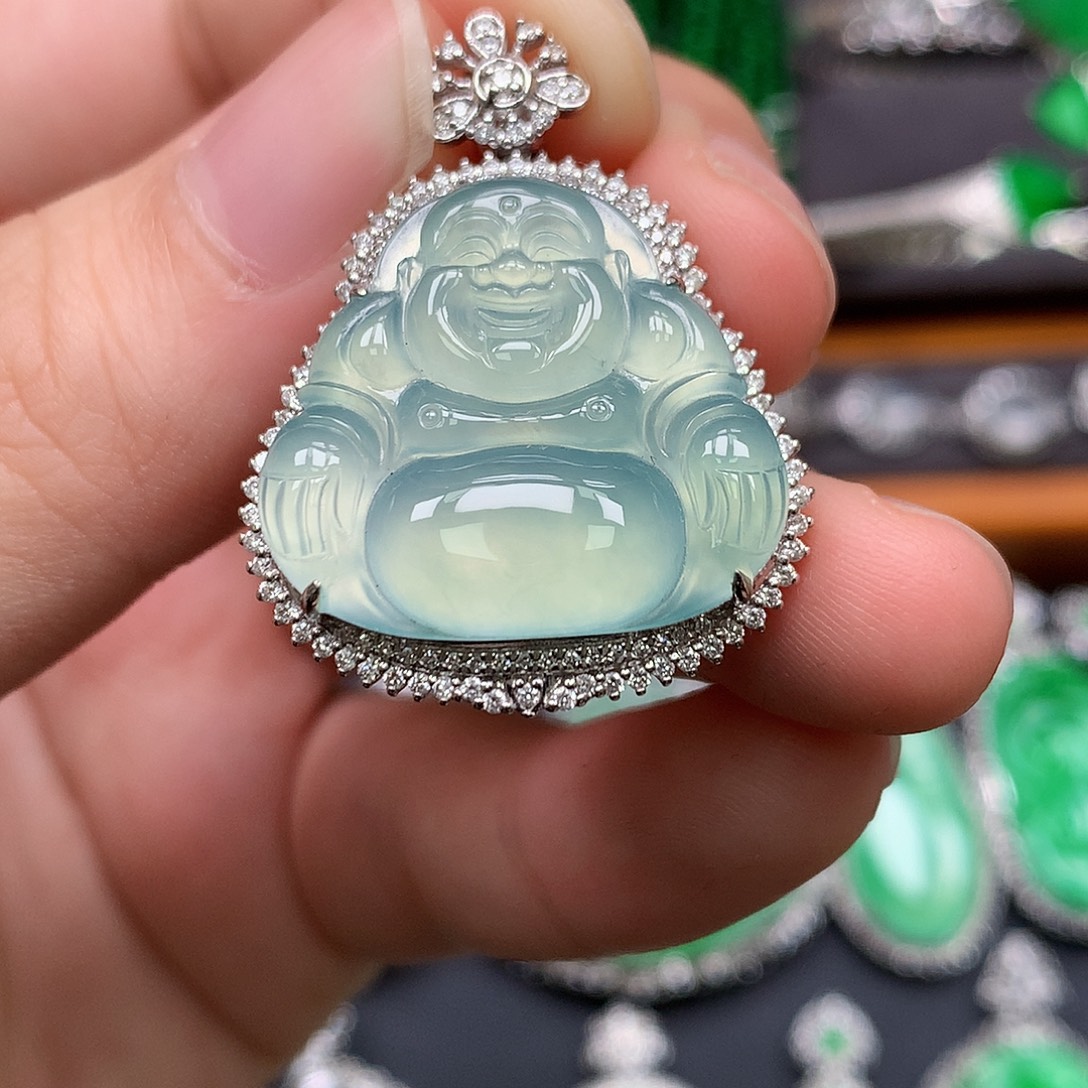 翡翠18K金镶嵌颈饰