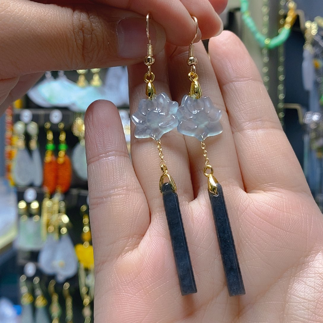 未镶嵌翡翠耳饰翡翠