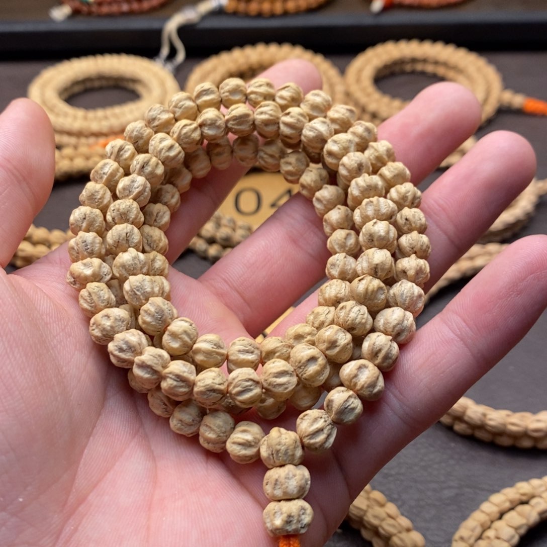 柏香籽/百香籽吊坠曹*