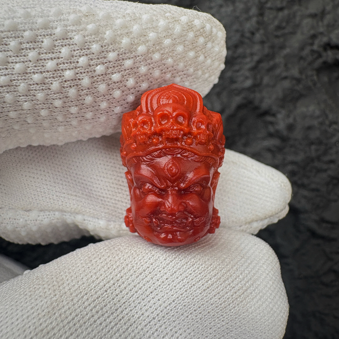 瓦西玫锦红（大黑天）。