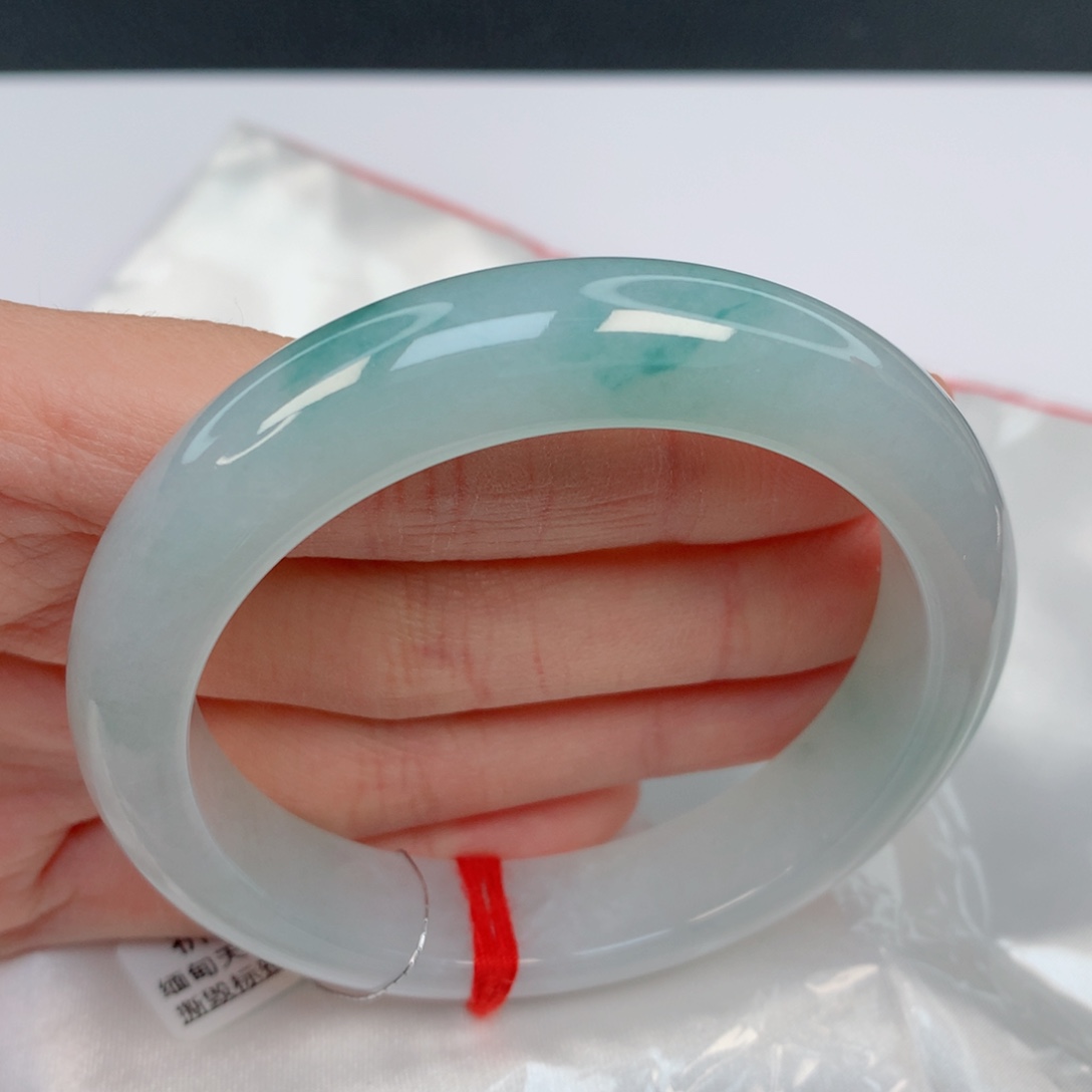 翡翠手镯未镶嵌55.5正圈