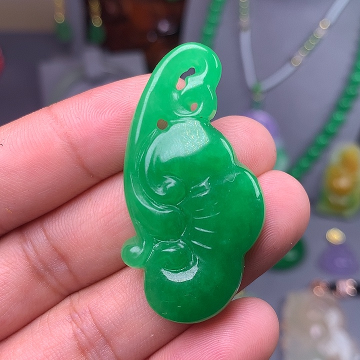 翡翠未镶嵌吊坠(赠链)