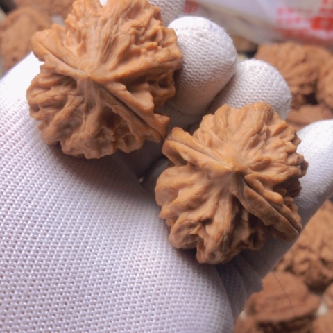 【闪购商品】桃核吊坠野*u曹大龙狮子头