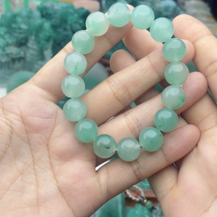 石英质玉未镶嵌颈饰