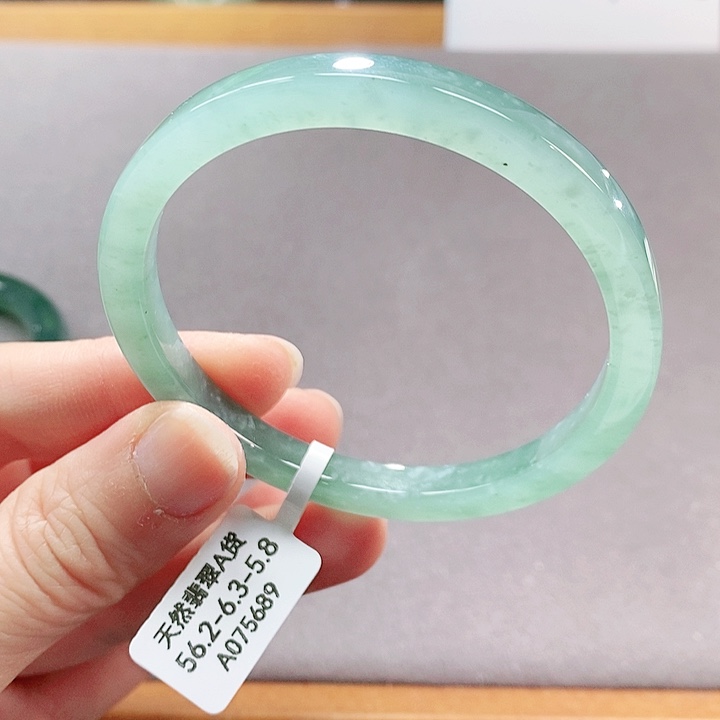 【闪购商品】翡翠手镯（圆镯）未镶嵌