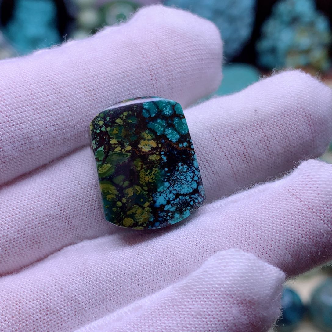 绿松石颈饰未镶嵌