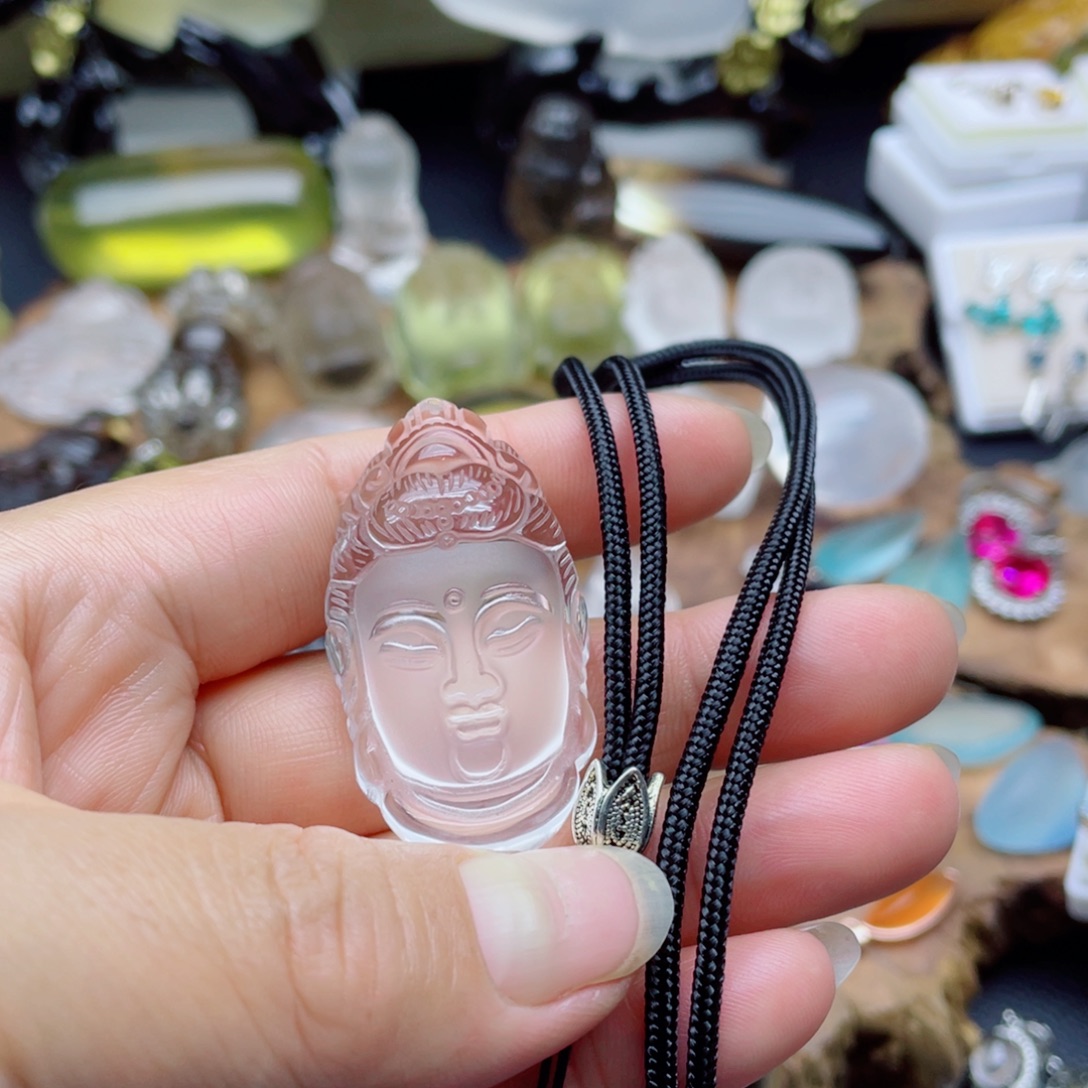 【***】花岗石铁合金雕刻吊坠