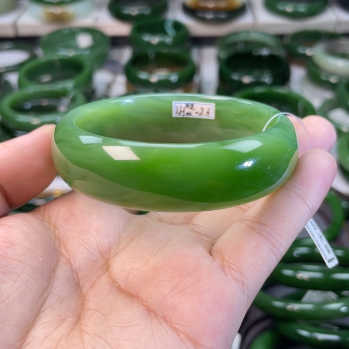 和田玉（碧玉）手镯未镶嵌