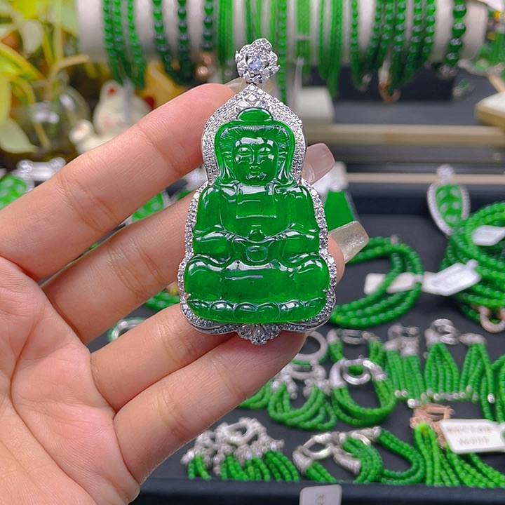 翡翠颈饰银S925镶嵌大观音
