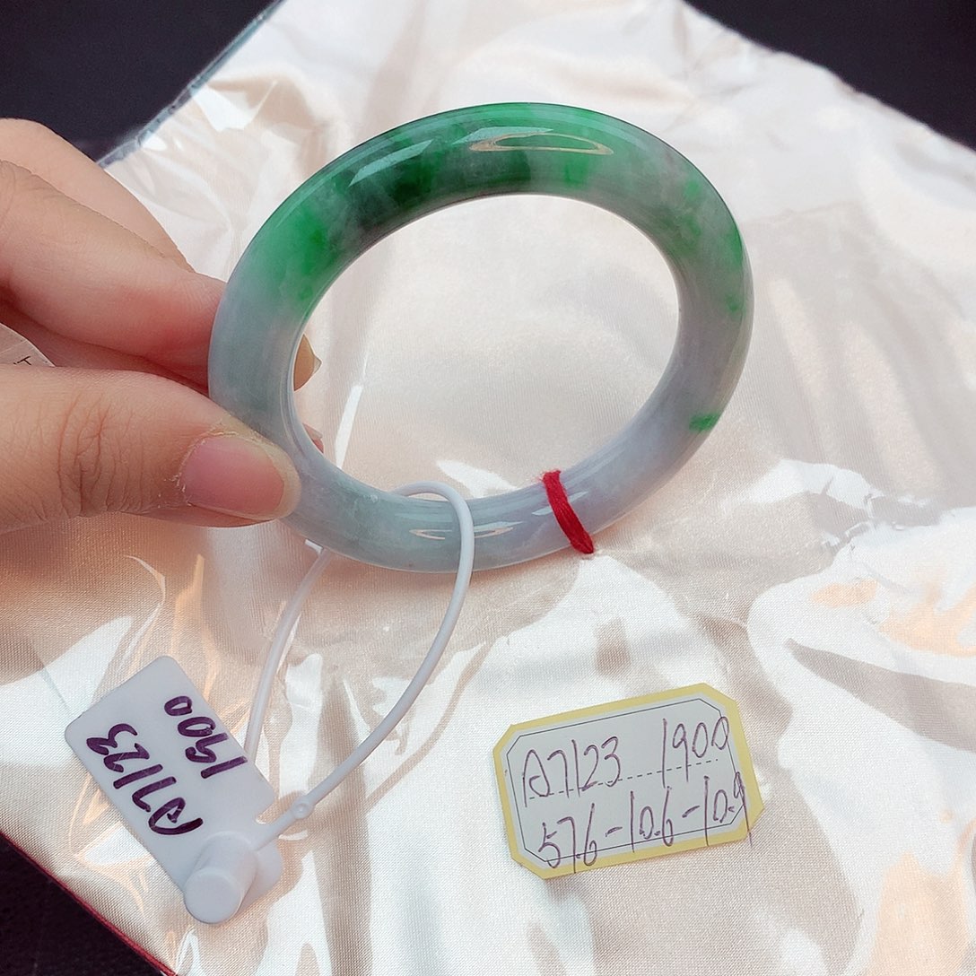 翡翠未镶嵌手镯缅甸翡翠