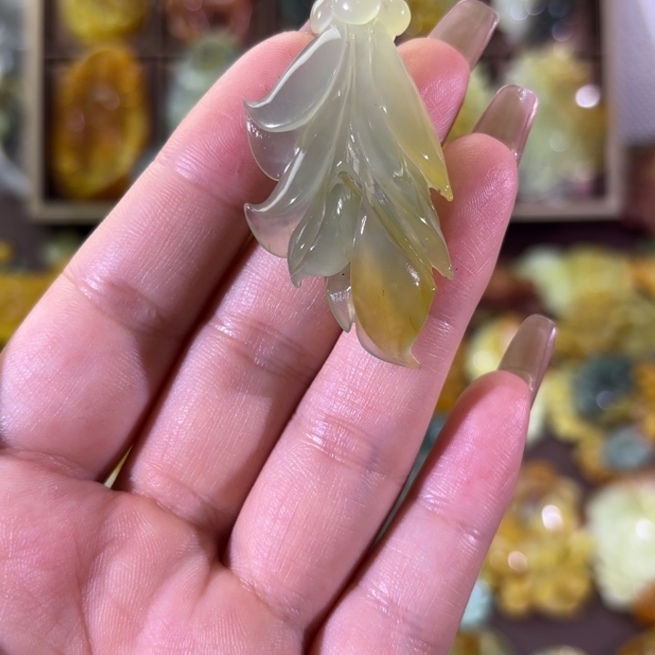 未镶嵌蛇纹石玉颈饰