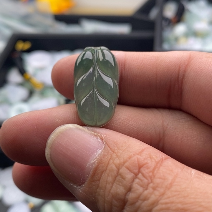 英***人翡翠未镶嵌吊坠(不含链)