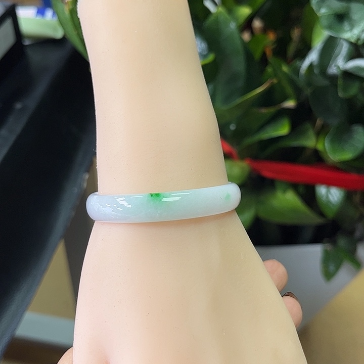翡翠手链未镶嵌小瓶子