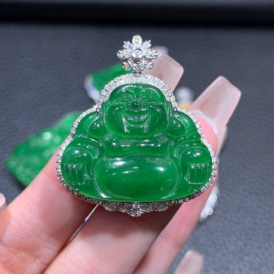 翡翠颈饰18K金镶嵌翡翠