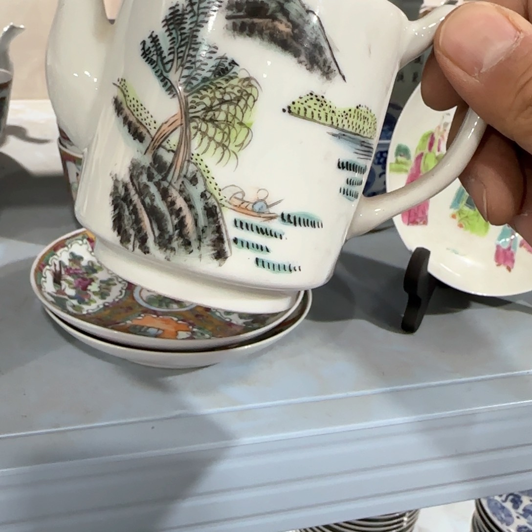 瓷片瓷器是在古阿撸铁之后发现自己