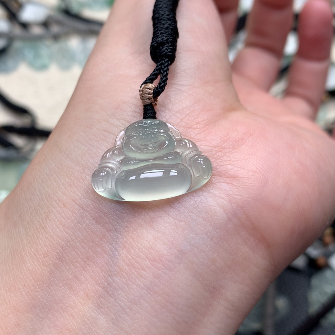 翡翠未镶嵌颈饰佛公