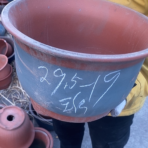 紫砂中国宜兴紫砂花盆，