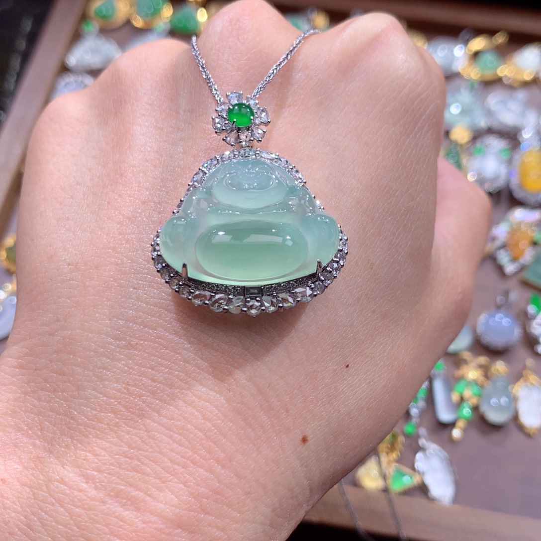 嘻***呼翡翠18K金镶嵌颈饰翡翠