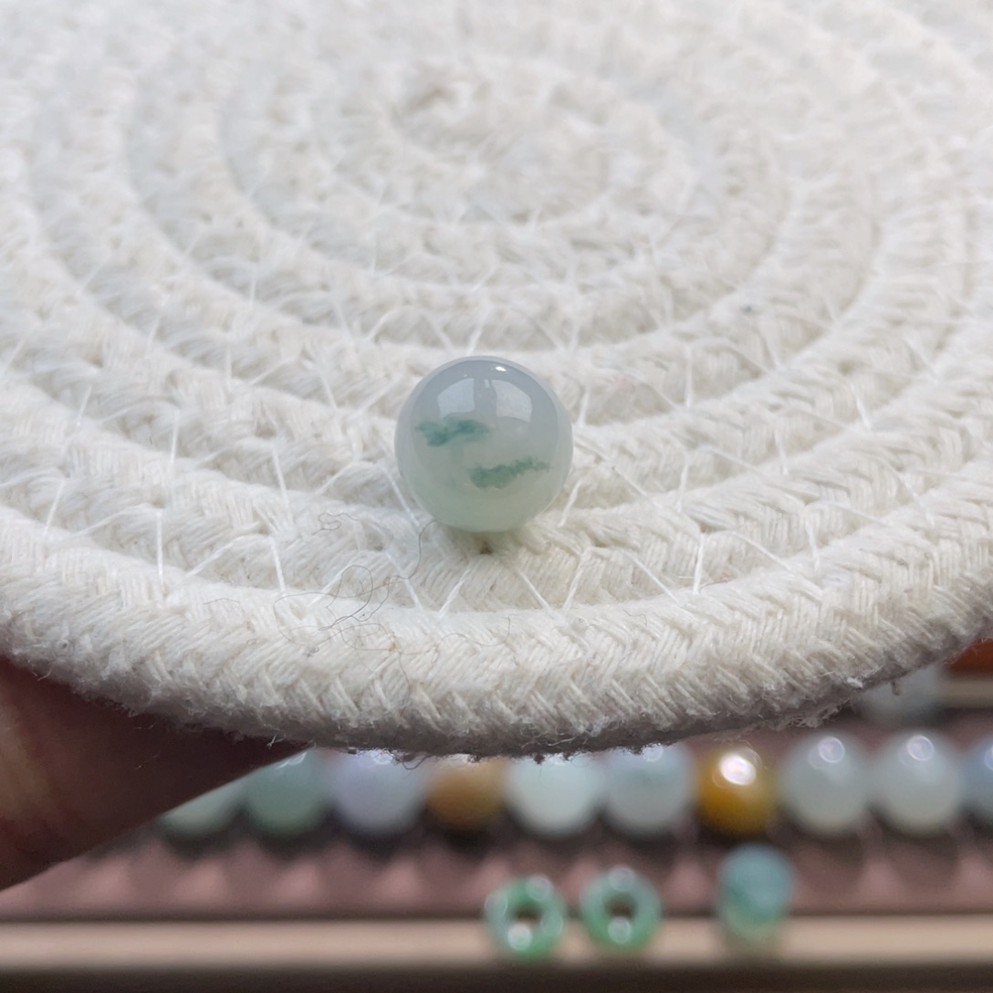 翡翠散珠飘花圆珠10,5mm