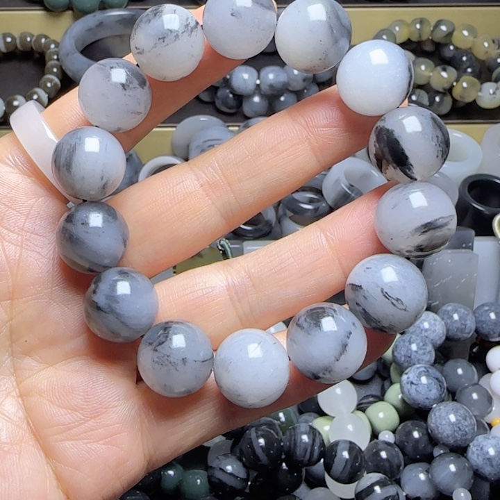 侯***兆手串饰品珠子路路通