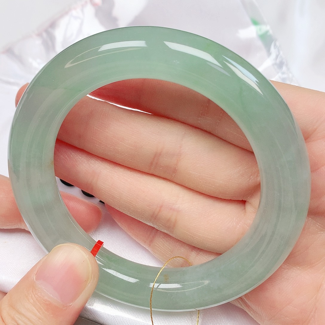 翡翠手镯未镶嵌抖音832