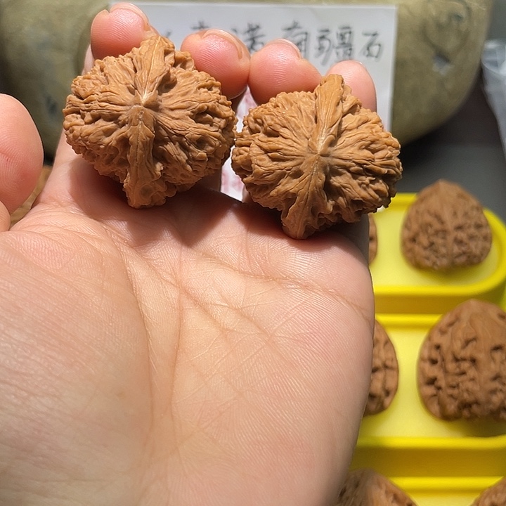 文玩核桃把件12号，37尺全品球疆