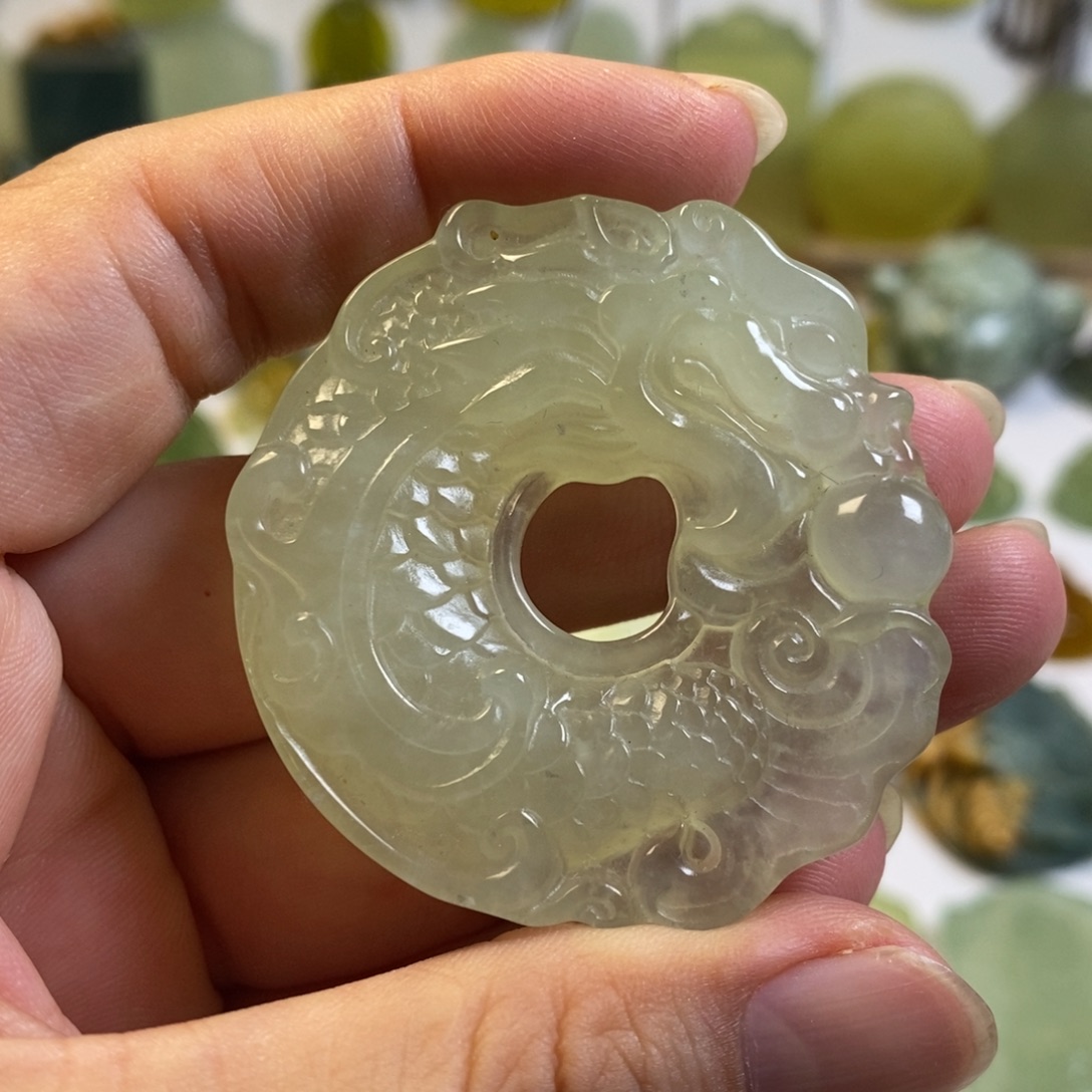 未镶嵌蛇纹石玉颈饰