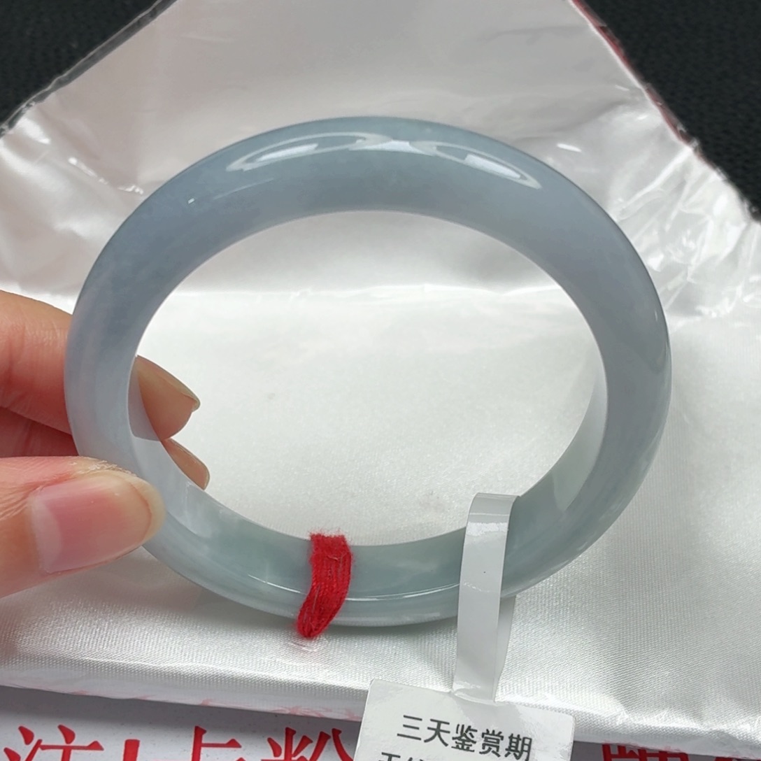 翡翠手镯未镶嵌54圈