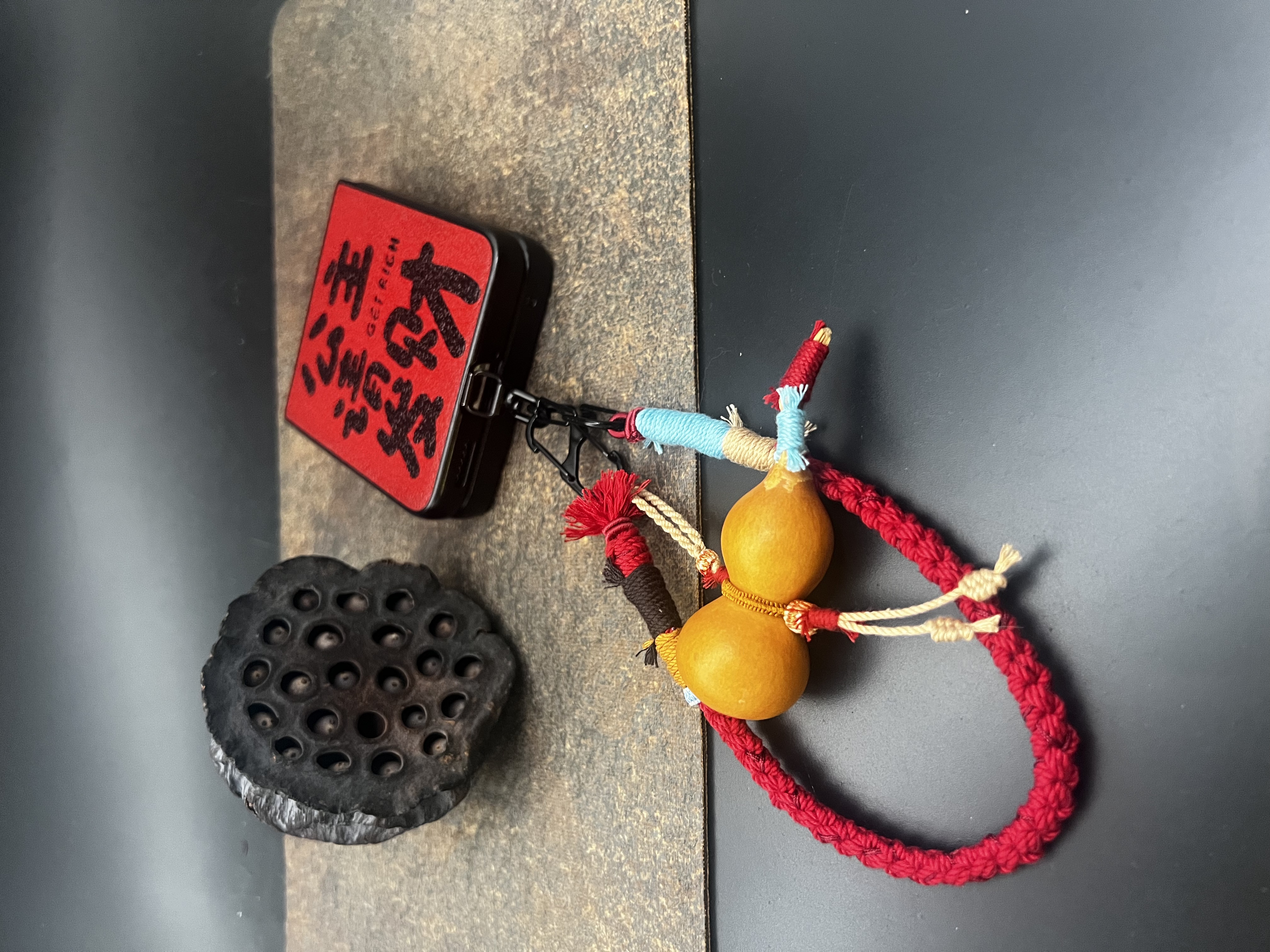 民族手工编织手机链
