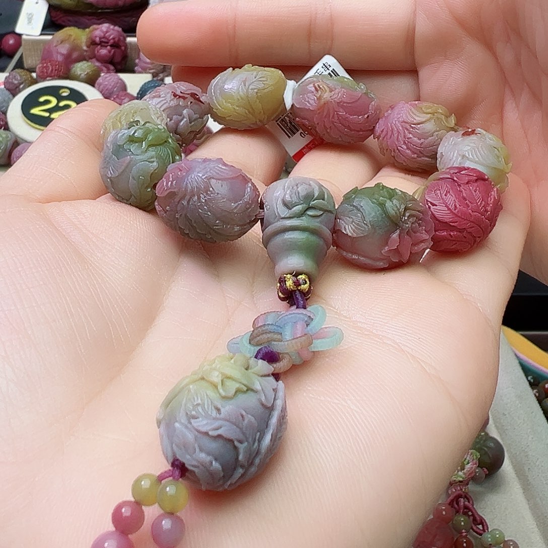 定制石英质玉盐源未镶嵌成*