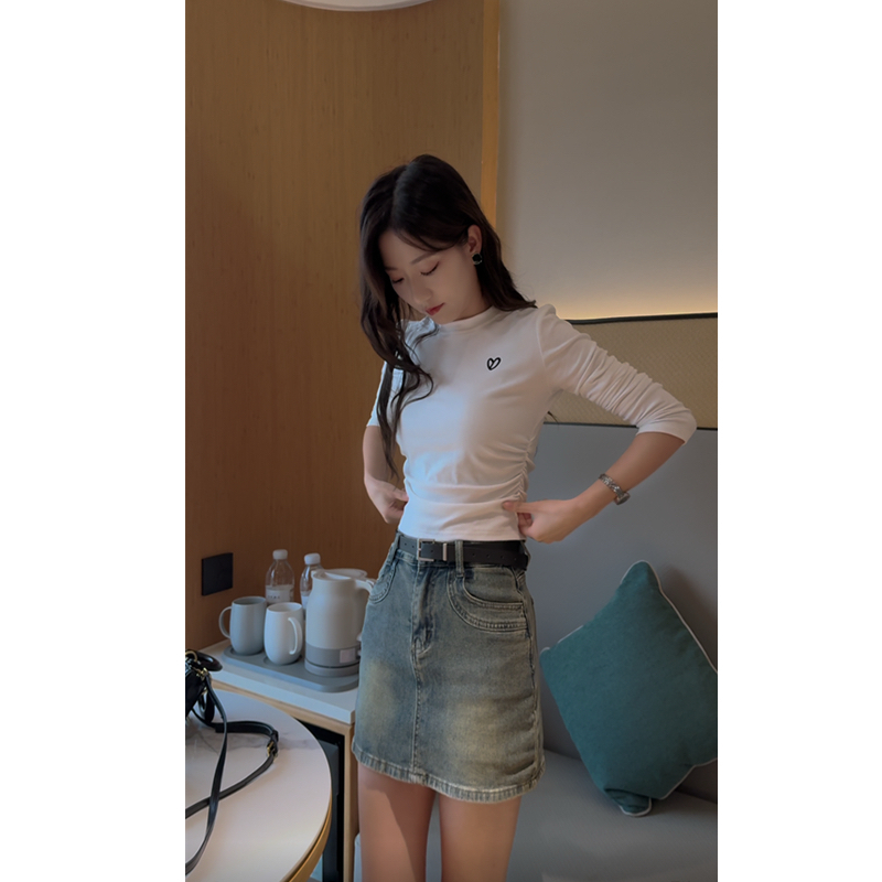 长袖刺绣短款t桖女秋季2025新款百搭正肩短袖上衣+高腰牛仔裙子